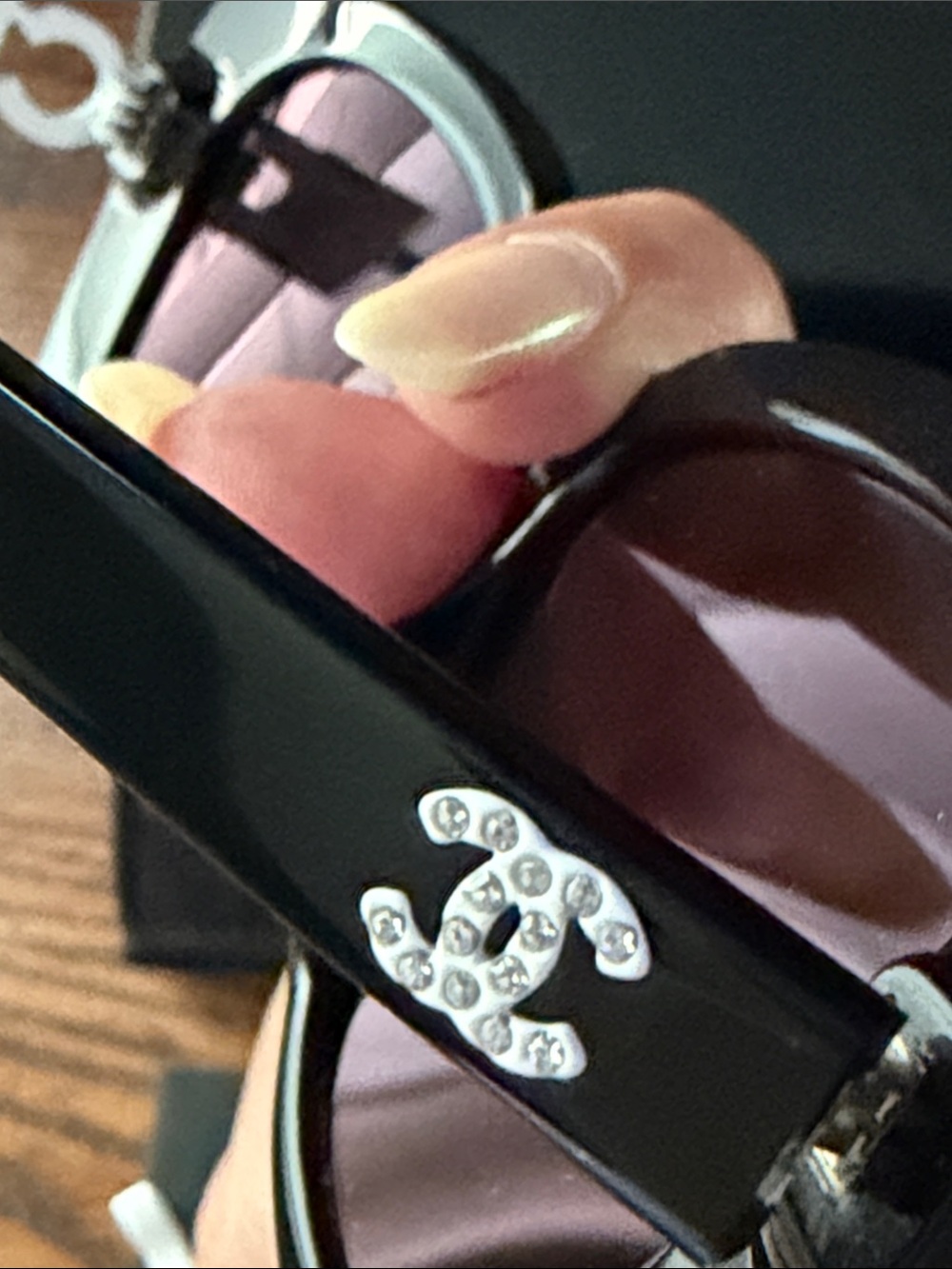 CHANEL SUNGLASSES - Picture 8 of 10